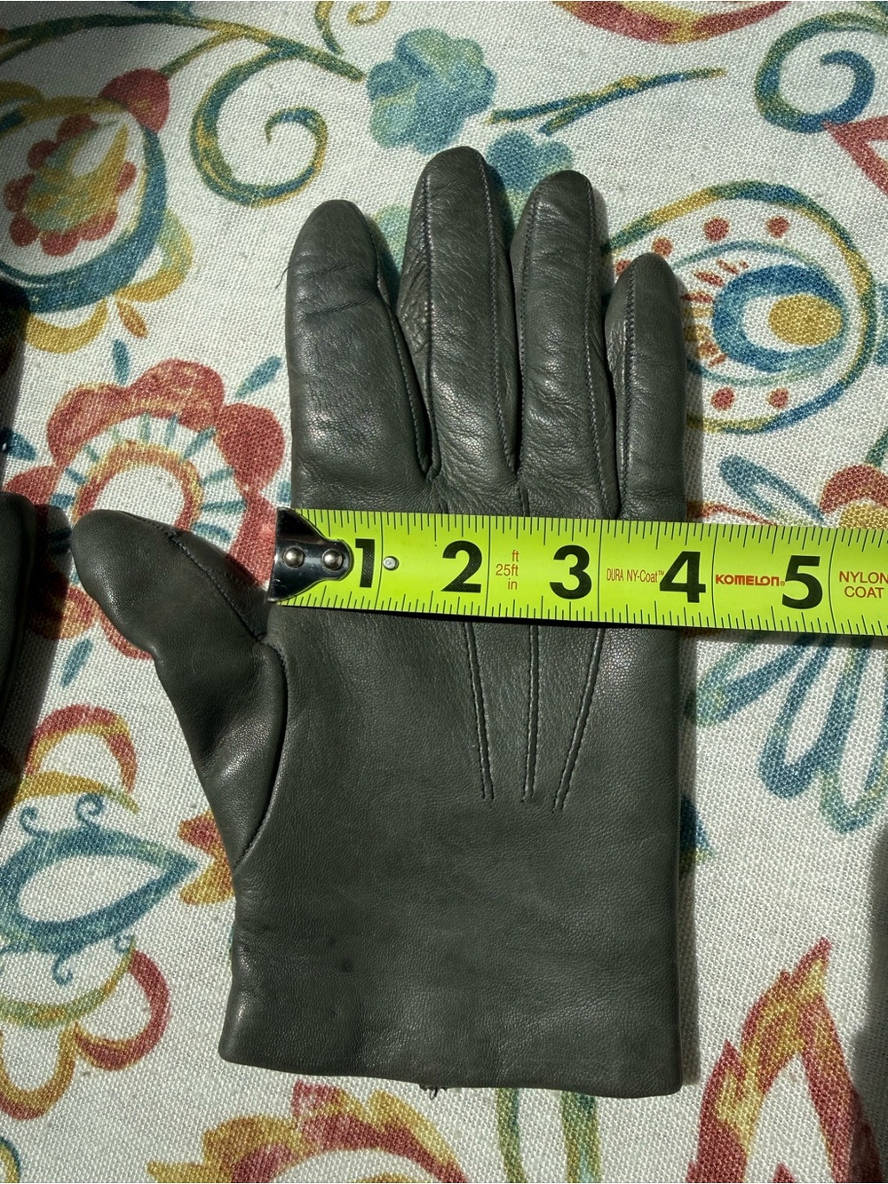 Luxurious Fur lined Gloves - Picture 5 of 7